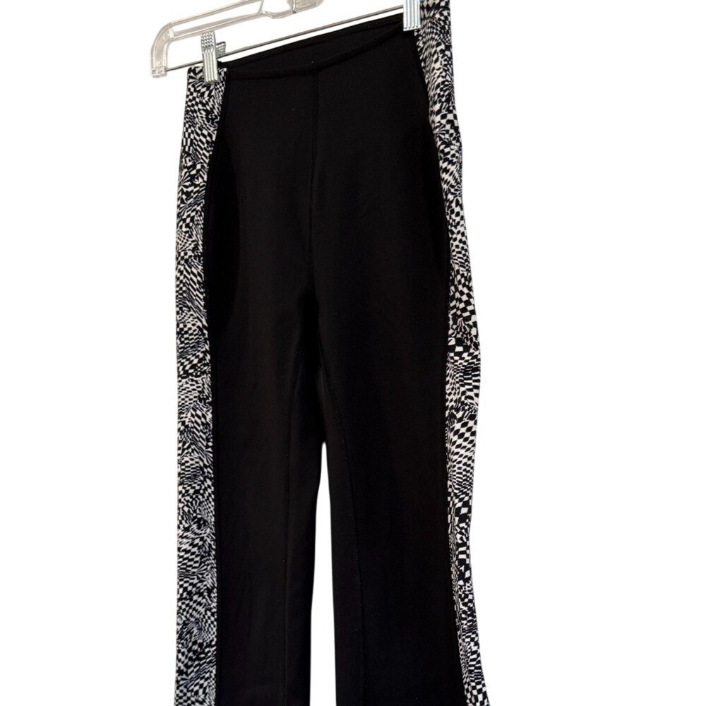 Free People Movement Checkmate Flare Leggings Black White Stripe Pants Sz XS - Picture 11 of 16